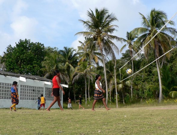 38- Match de volley entre filles 